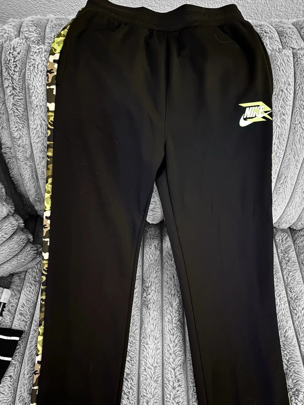 Nike BoysTherma-FIT Black Jogger Pants with Green Camo Trim (XL)